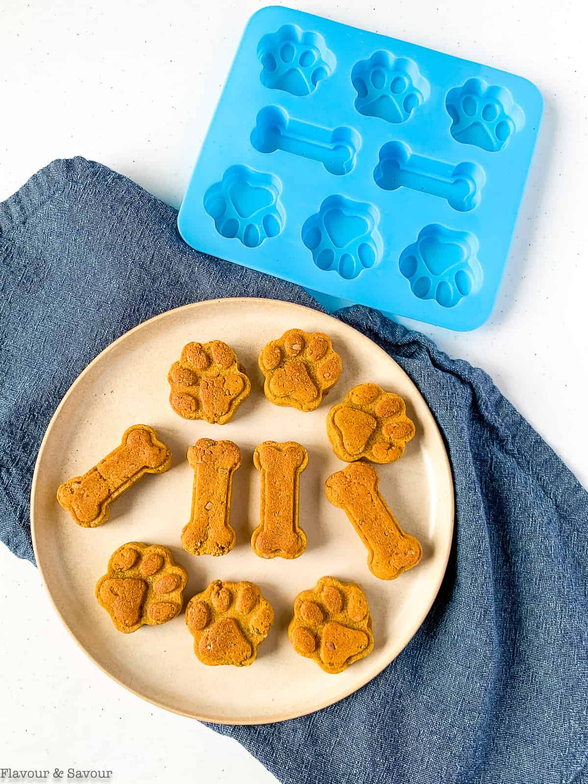 Silicone Bake/Freeze Dog Treat Tray