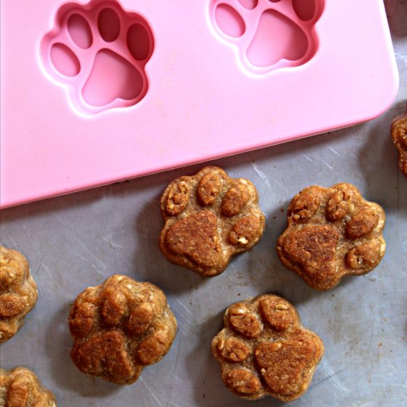 Silicone Bake/Freeze Dog Treat Tray